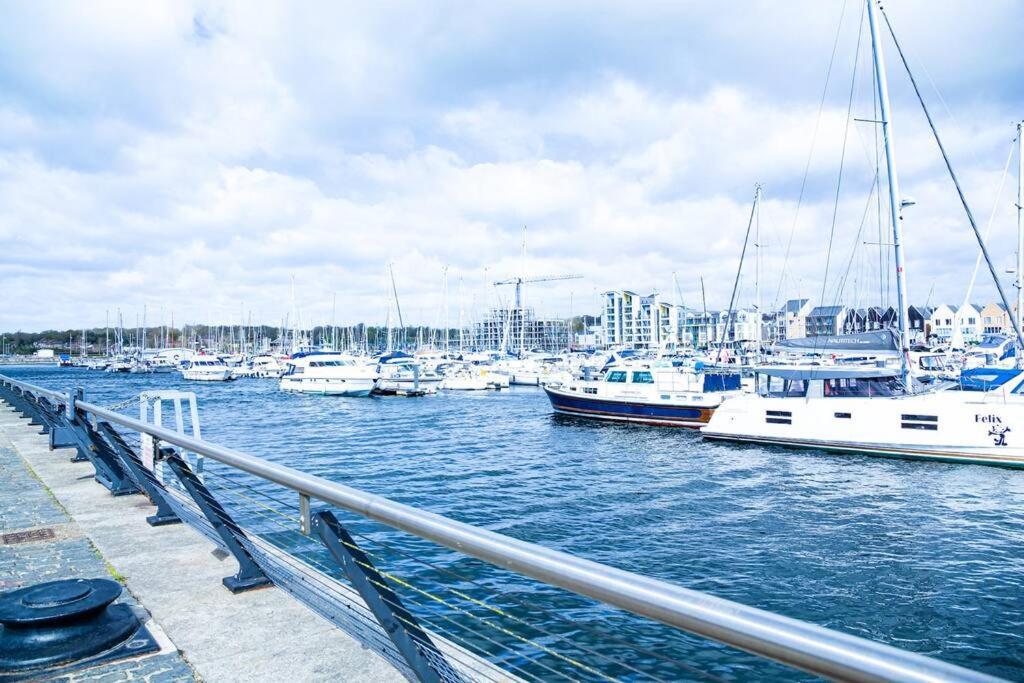 A Luxury 2 Bedroom Apartment With 2 Free Parking Chatham (Kent) Exterior foto