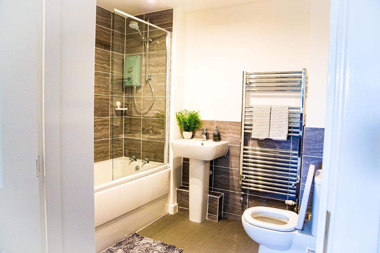 A Luxury 2 Bedroom Apartment With 2 Free Parking Chatham (Kent) Exterior foto