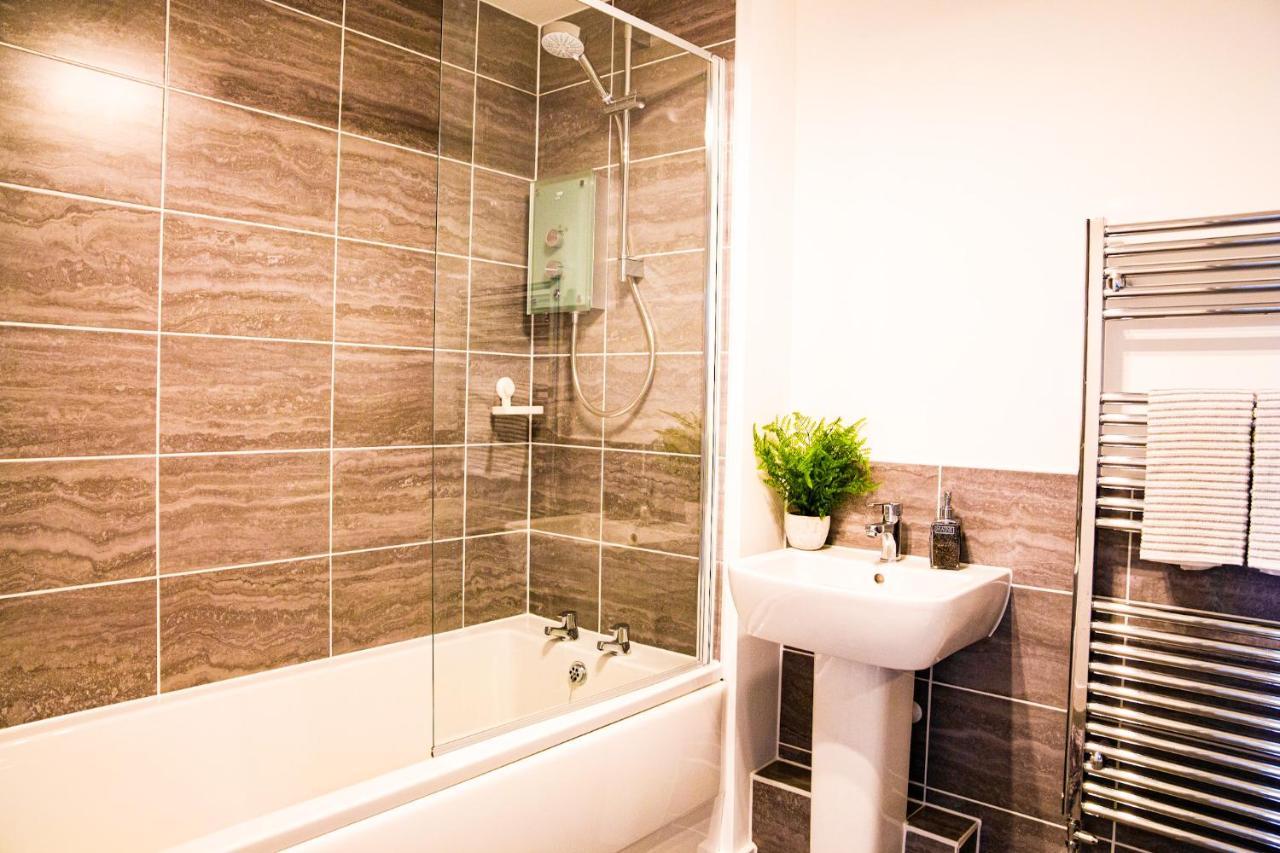 A Luxury 2 Bedroom Apartment With 2 Free Parking Chatham (Kent) Exterior foto
