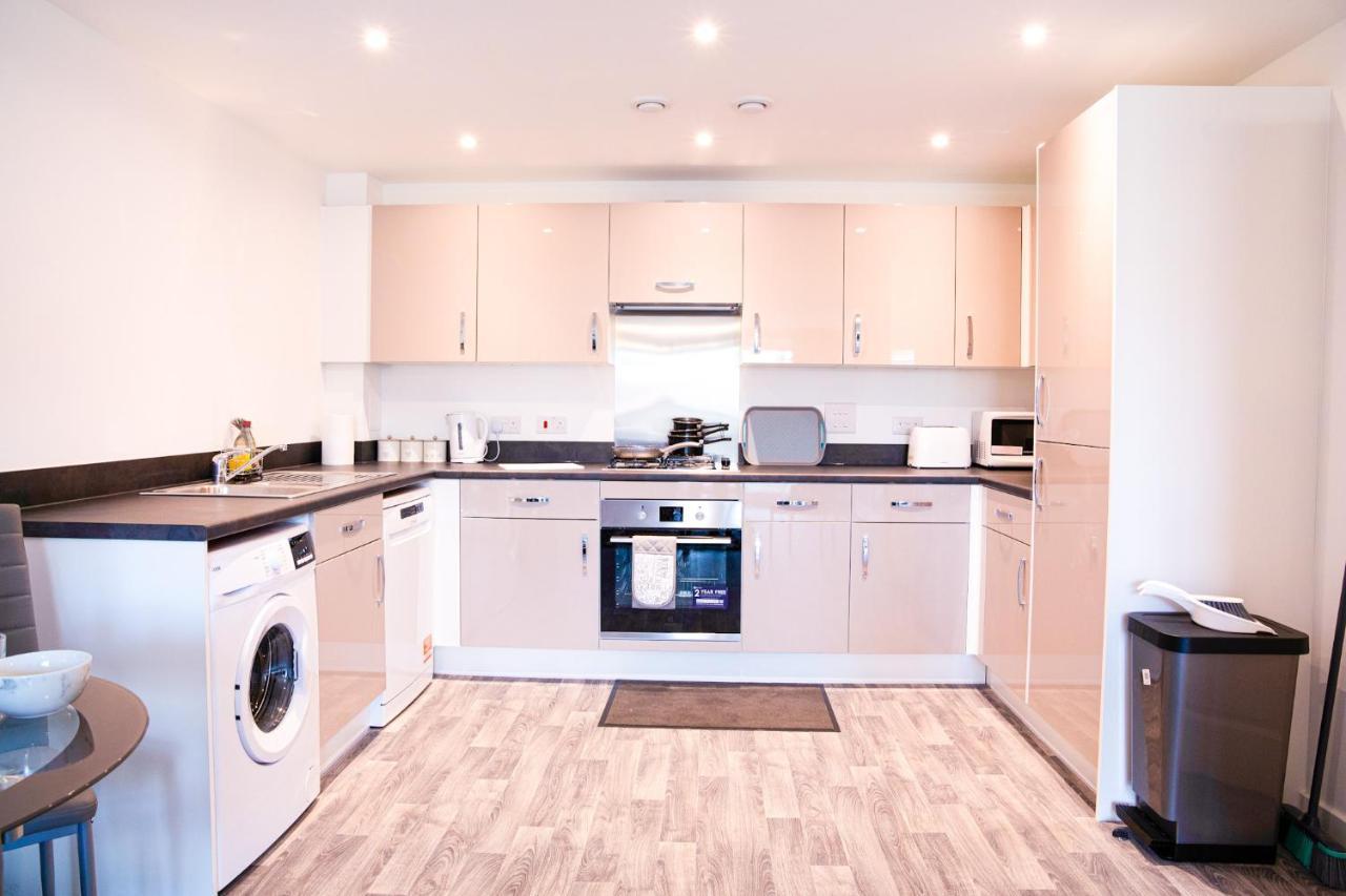 A Luxury 2 Bedroom Apartment With 2 Free Parking Chatham (Kent) Exterior foto